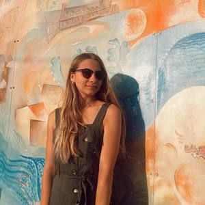 Meet your Posher, Emma